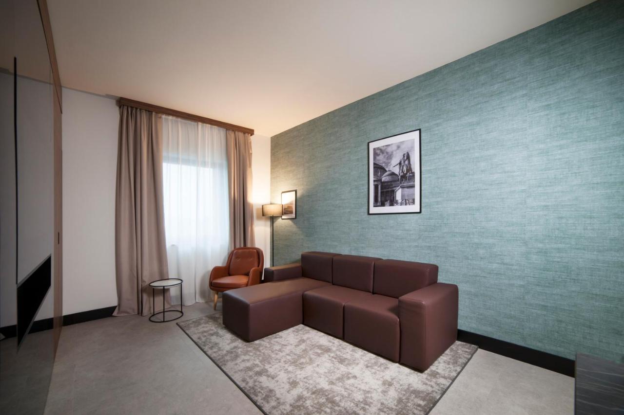Radisson Hotel Nola Naples Luaran gambar