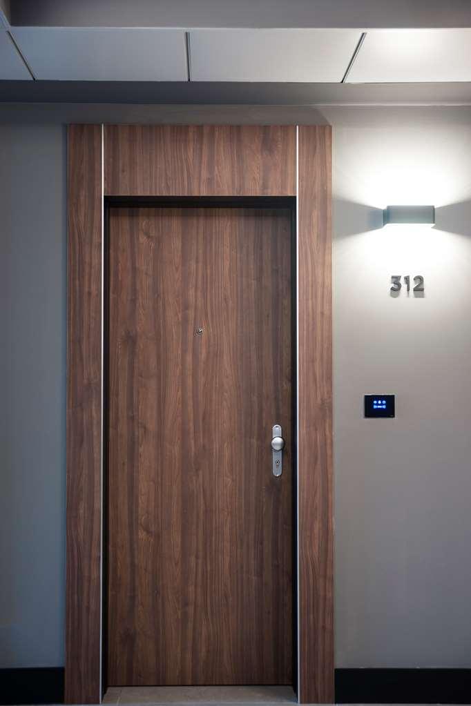 Radisson Hotel Nola Naples Servis gambar
